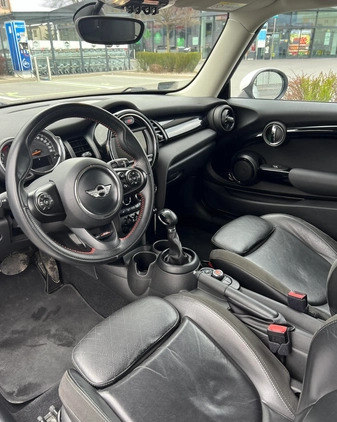 MINI Cooper cena 70000 przebieg: 38200, rok produkcji 2017 z Poznań małe 106